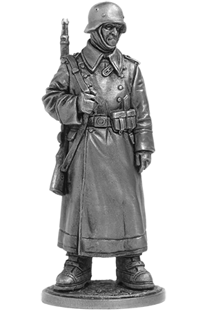 Рядовой пехоты Вермахта (Германия) в караульных ботах. Оловянная военно-историческая миниатюра, пьютер, чернение