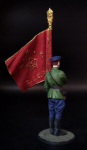 Старший сержант погранвойск НКВД со знаменем погранотряда, 1939-43гг. Оловянная военно-историческая миниатюра, пьютер, акриловые краски