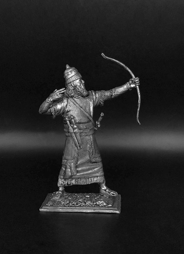 Персидский лучник. Военно-историческая миниатюра. Фигурка из пьютера, литье, пайка, чернение.