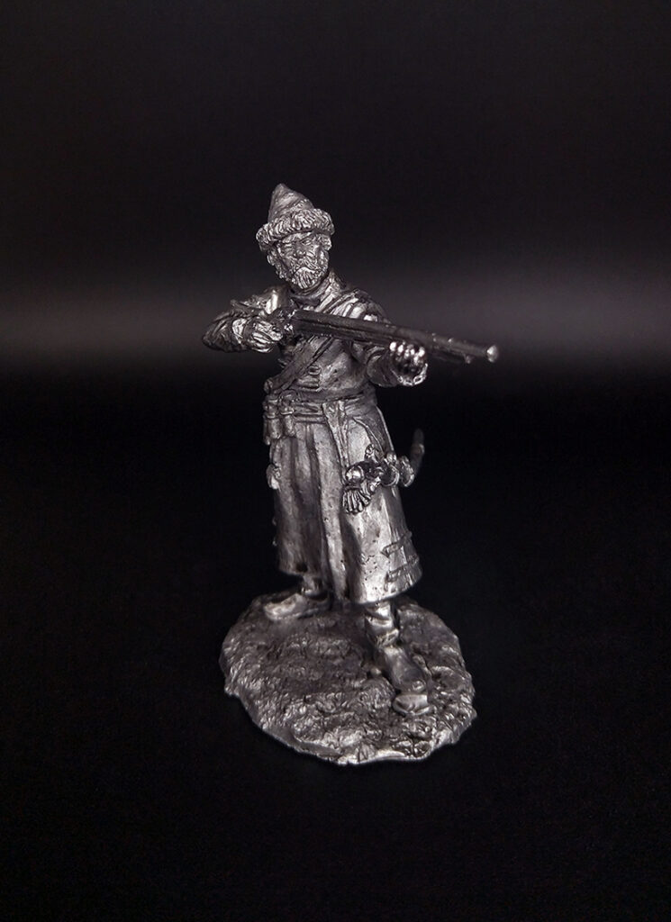Стрелец княжеской дружины с мушкетом, 15-16вв. Военно-историческая миниатюра. Фигурка из пьютера, литье, пайка, чернение.