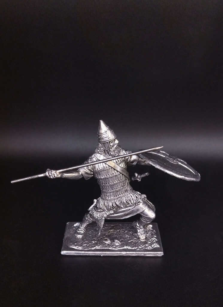 Персидский копейщик. Военно-историческая миниатюра. Фигурка из пьютера, литье, пайка, чернение.