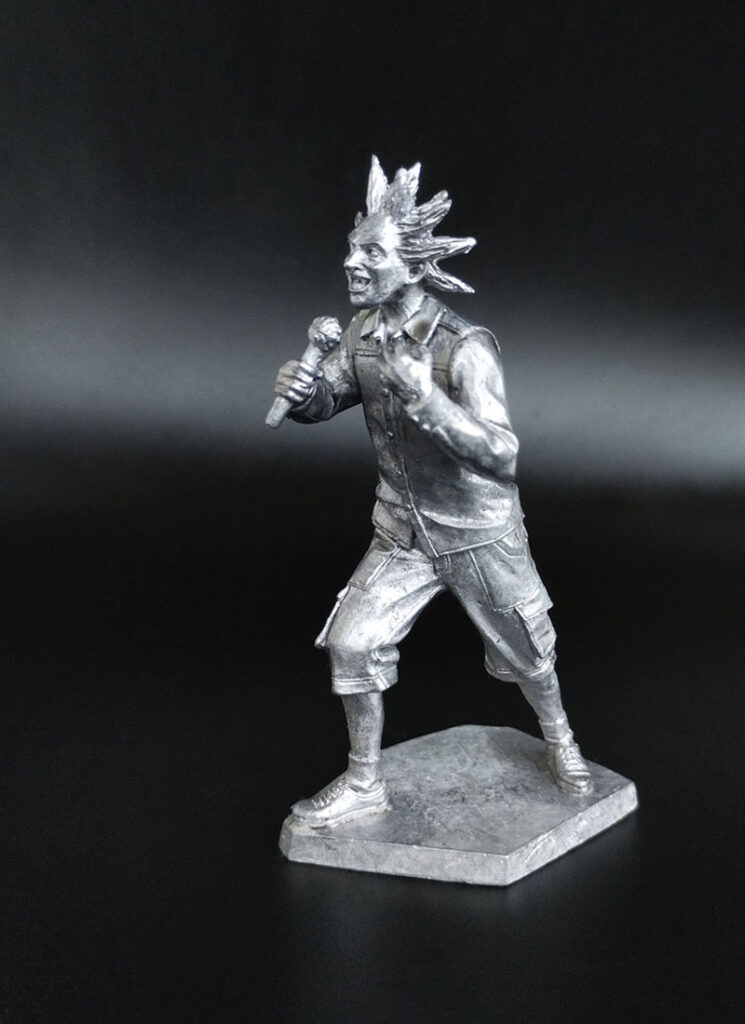 Панк-рокер. Миниатюра из пьютера, литьё, пайка, чернение.