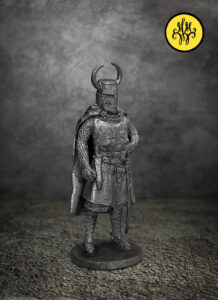 Тевтонский рыцарь в шлеме. Военно-историческая миниатюра. Фигурка из пьютера, литье, пайка, чернение