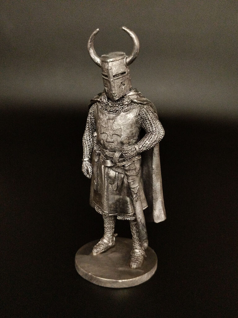 Тевтонский рыцарь в шлеме. Военно-историческая миниатюра. Фигурка из пьютера, литье, пайка, чернение