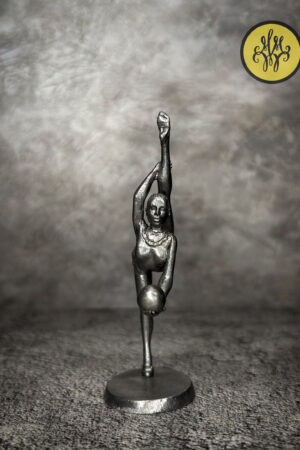 Гимнастка с мячом. Оловянная военно-историческая миниатюра, пьютер, чернение
